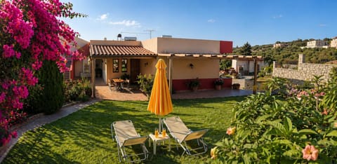 Property building, Day, Garden, Garden view