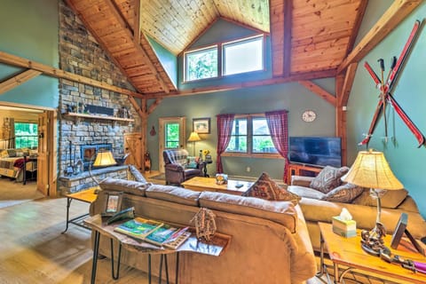 Slaty Fork Escape with Mountain View and Hot Tub! House in Shenandoah Valley