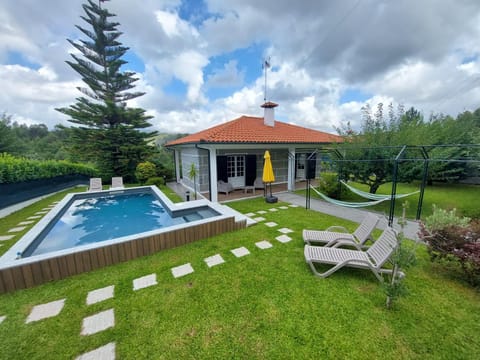 Day, Garden, Garden view, Swimming pool, sunbed