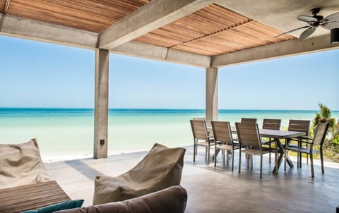 Balcony/Terrace, Balcony/Terrace, Beach, Sea view