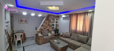 TV and multimedia, Living room, Lounge or bar