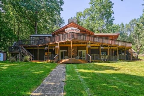 Pardis House in Lake Anna