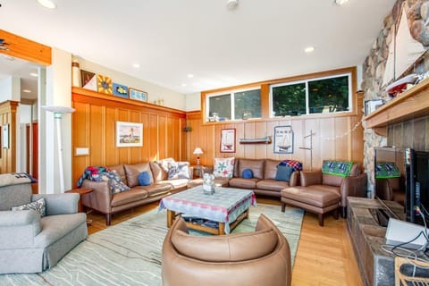 The Sandy Beach House House in Puget Sound