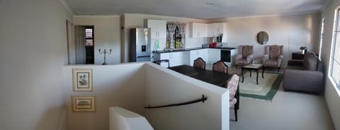TV and multimedia, Kitchen or kitchenette, Living room, Dining area