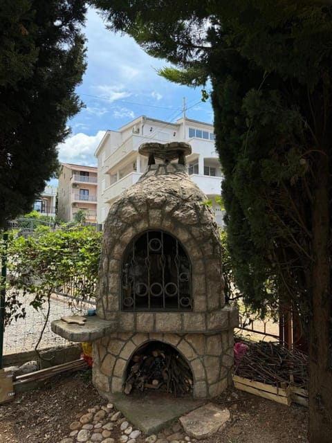 BBQ facilities, BBQ facilities