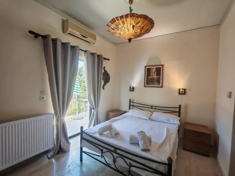 Bed, internet, towels, air conditioner