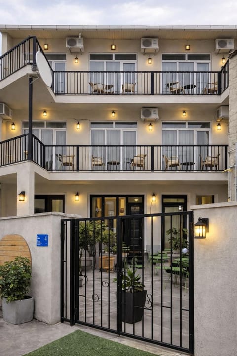 Facade/entrance