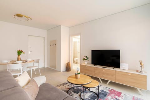 TV and multimedia, Living room, Dining area