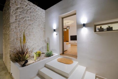 Kitchen or kitchenette, Living room, Seating area