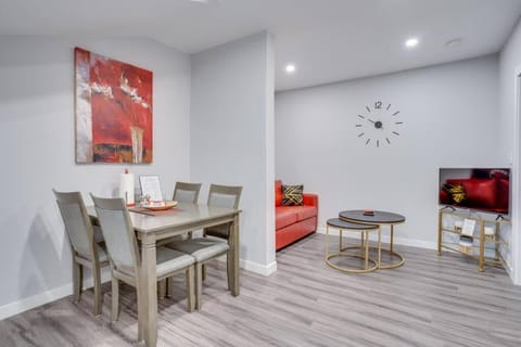 Modern & Private 1-Bedroom Apartment Apartment in Windsor