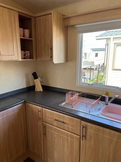 Chris’s caravan Campground/ 
RV Resort in Towyn