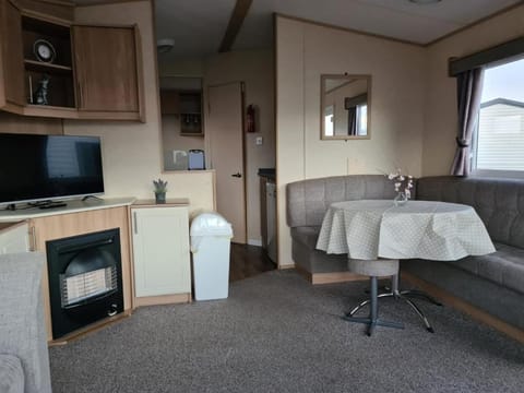 Chris’s caravan Campground/ 
RV Resort in Towyn