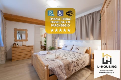 Bedroom, Certificate/Award