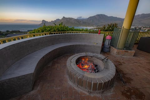 BBQ facilities, Balcony/Terrace, Mountain view, Sea view, Sunset