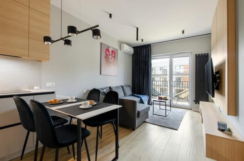 TV and multimedia, Kitchen or kitchenette, Living room