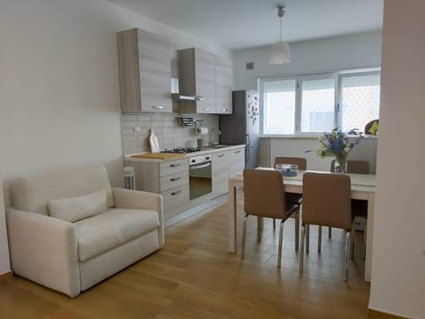 Villino Maria Pia, appartamento in villino in centro storico L'Aquila House in L'Aquila