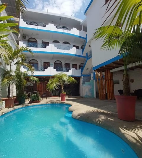 Swimming pool
