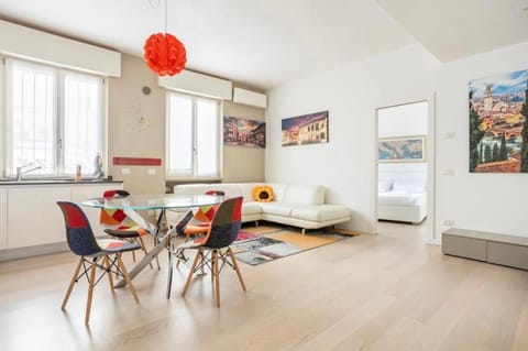Living room, Seating area, Dining area, air conditioner, air conditioner
