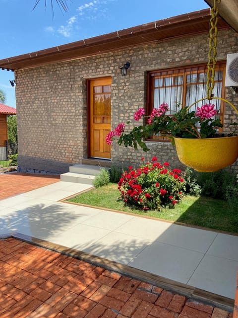 Property building, Facade/entrance, Garden