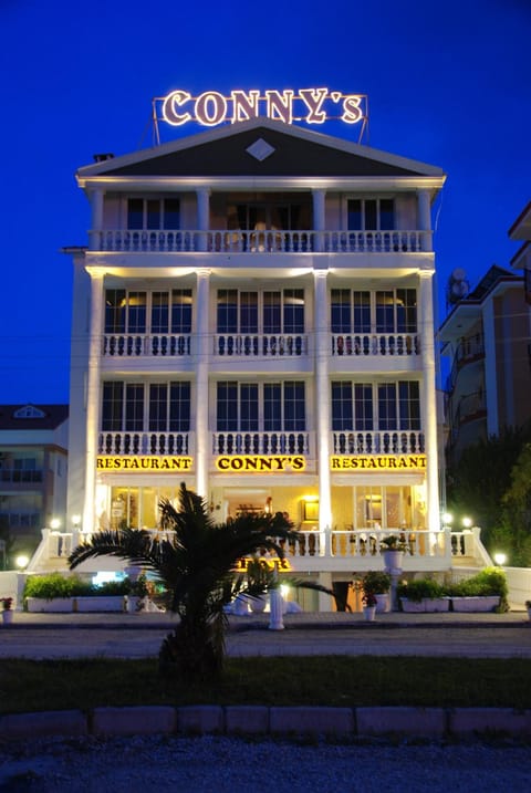 Property building, Facade/entrance, Night, View (from property/room)
