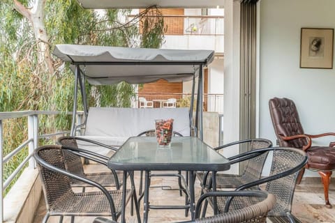 Unique Spacious new 3BDR apt in Mouson/Filopappou Apartment in Athens