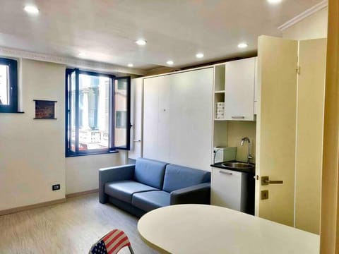 Una finestra speciale su Palazzo Rosso. Monolocale Apartment in Genoa