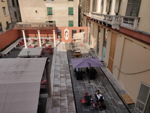 Una finestra speciale su Palazzo Rosso. Monolocale Apartment in Genoa