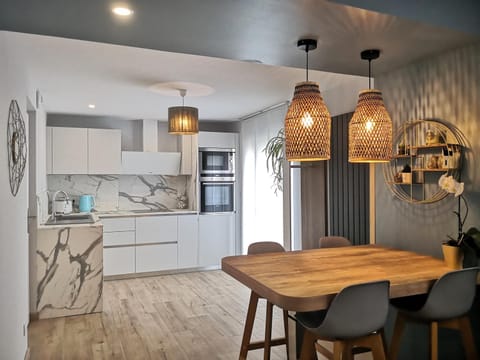 Petit Paradis Cosy T1 Bis 40m2 Indépendent Studio en Maison avec Jardin & Parking Gratuit Apartment in Caluire-et-Cuire