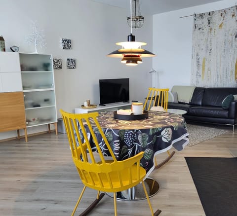 Communal lounge/ TV room, Living room, Dining area
