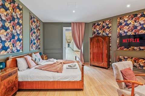 Bed, TV and multimedia, Living room, Bedroom