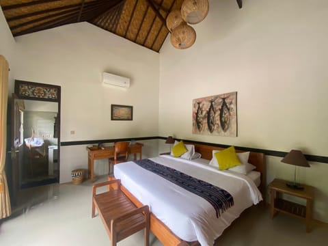 Photo of the whole room, Bedroom, air conditioner