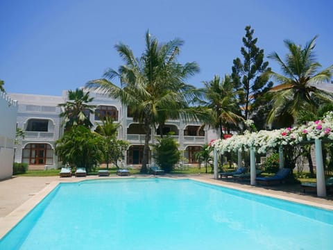 Property building, Swimming pool