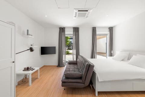 Communal lounge/ TV room, Living room, Photo of the whole room, Seating area