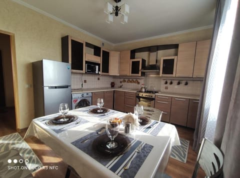 Kitchen or kitchenette, Dining area, dishwasher, minibar, oven, pet friendly, stove, kitchen