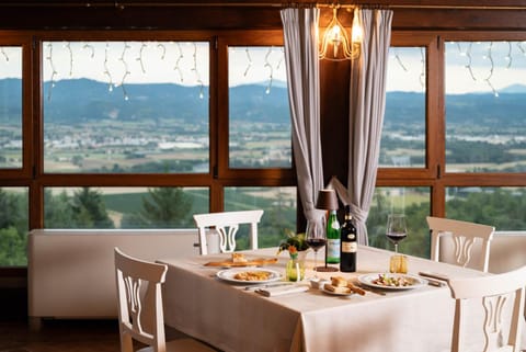 Restaurant/places to eat, Food