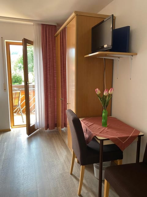 TV and multimedia, Balcony/Terrace, Evening entertainment