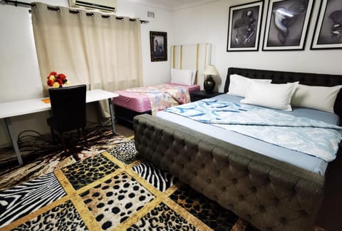 Galaxy Sleep And Go Rooms Goodwood Bed and Breakfast in Cape Town