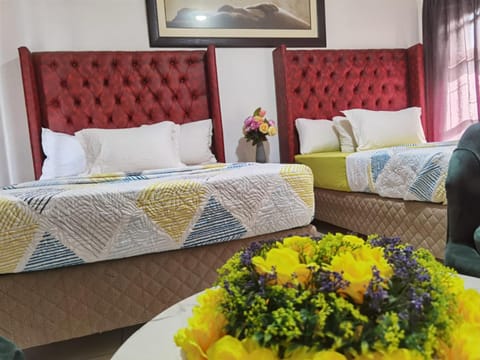 Galaxy Sleep And Go Rooms Goodwood Bed and Breakfast in Cape Town