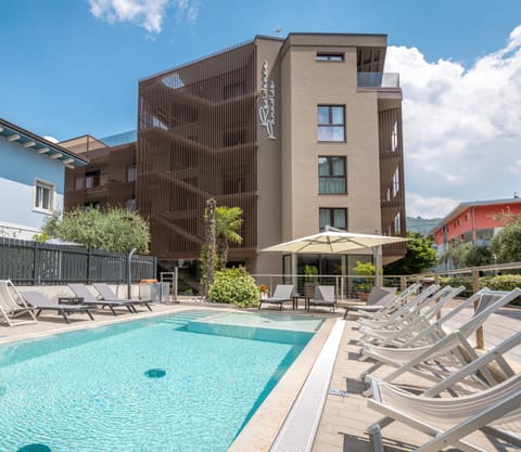 Property building, Pool view