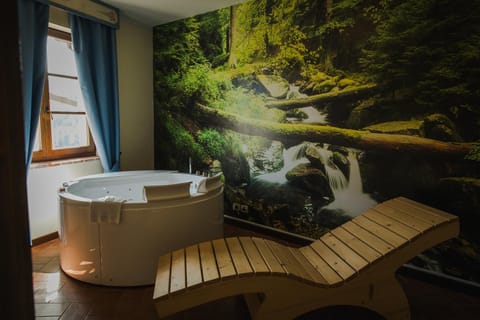 Hot Tub, Spa and wellness centre/facilities
