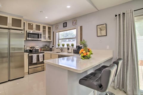 Lovely Lauderhill Retreat Less Than 12 Mi to Beach! House in Lauderhill