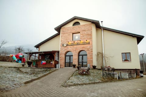 Property building, Restaurant/places to eat