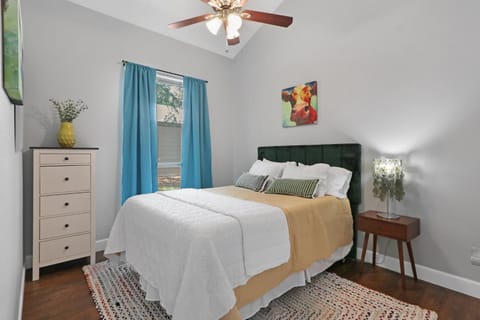 Comal Cottage House in Canyon Lake