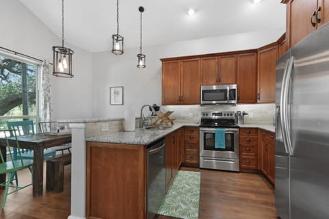 Comal Cottage House in Canyon Lake