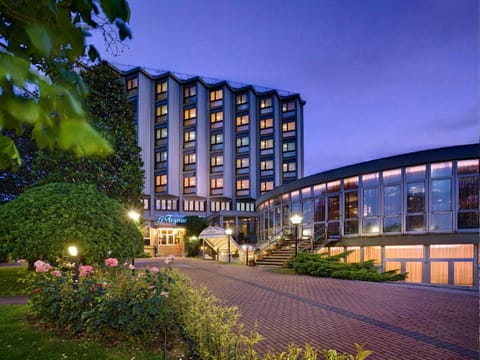 Property building, Facade/entrance, Garden view