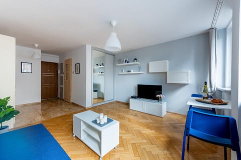 TV and multimedia, Seating area