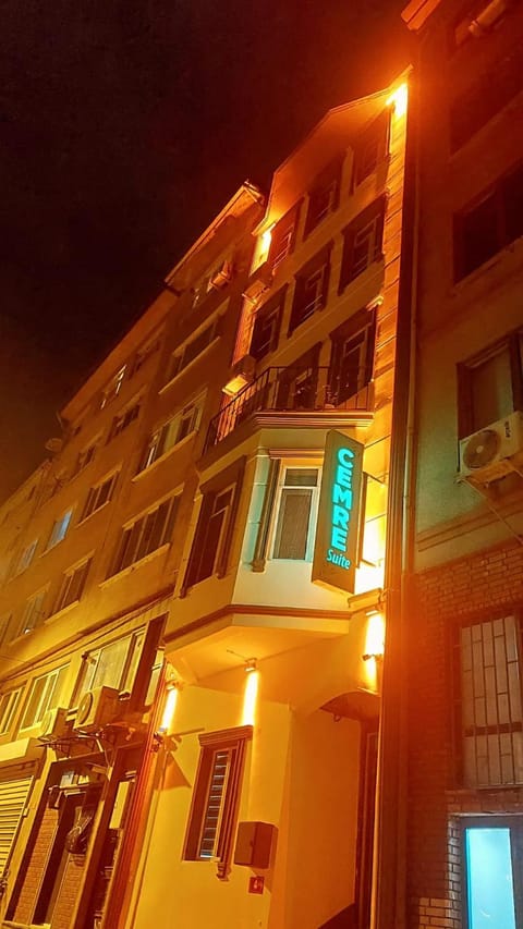 Property building, Off site, Balcony/Terrace, Quiet street view