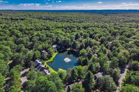 Unwind in Telstar House in Kidder Township