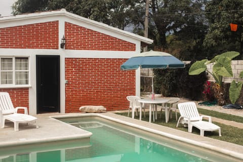 Property building, Garden, Swimming pool