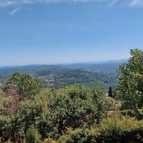 Appartement cosy vue mer Apartment in Grasse